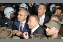 CHP Gençlik Kolları İl binasına çağrı yaptı; Çevik kuvvet CHP İstanbul İl Başkanlığı çevresini abluka altına aldı!