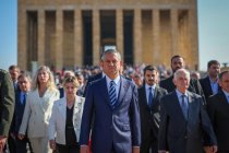 Cumhuriyet Halk Partisi kuruluşunun 102. yıl dönümünde Anıtkabir'de