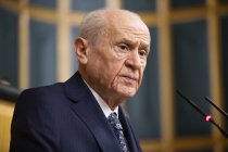 Devlet Bahçeli: Rüşvet ve yolsuzluk soruşturmalarında tutuklanan isimlerle ilgili esir tanımını kullanması aymazlık ve ayıplı bir üsluptur!