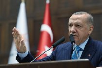 Erdoğan: Burada dingil kırmış kamyon şoförü misali ne yapacağını bilemeyen yalnızca CHP Genel Başkanı Sayın Özel'dir!