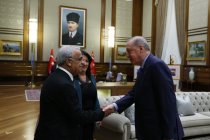 Erdoğan, DEM Parti İmralı heyeti ziyareti hakkında açıklama yaptı: Hassas, yapıcı, kucaklayıcı bir yaklaşımla çalışmalarımızı sürdüreceğiz!