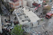 Gebze'de 7 katlı bina çöktü: 5 kişilik aileden 2 çocuk öldü 1 çocuk sağ kurtarıldı; anne-baba aranıyor!