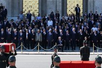 Kemal Kılıçdaroğlu, TBMM'de Cahit Karakaş'ın cenaze törenine katıldı