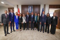 Özgür Özel: Seçmenin kutuplaştıran, ötekileştiren siyasete prim vermeyeceğini ümit ediyoruz!