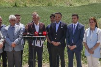 Özgür Özel, Silivri'de Ekrem İmamoğlu'nu ziyaret etti; Darbeciler, Anayasayı askıya aldıkları için 'Susmayın, sesinizi yükseltin'i suça tahrik görüyor!