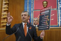 Özgür Özel'den iktidara: Dolar bazında 79 yılda toplanan verginin altı katını 23 yılda toplamışlar!