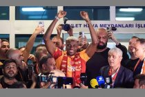 Tarihi transfer Victor Osimhen Galatasaray için İstanbul'a geldi!