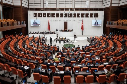 28. Dönem İkinci Devre TBMM Başkanlık Divanı'nda görev yapacak 4 Meclis Başkanvekili, katip üyeleri ile idare amirleri seçildi