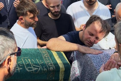 Ailesini öldüren doktor cezaevinde ölü bulundu