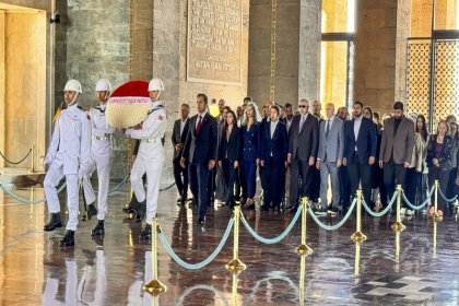 CHP Heyeti, 22.Olağanüstü Kurultay Öncesi Anıtkabir’i ziyaret etti