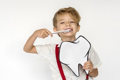 Çocuklarda diş macunu seçiminde 5 altın öneri