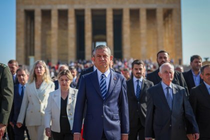 Cumhuriyet Halk Partisi kuruluşunun 102. yıl dönümünde Anıtkabir'de