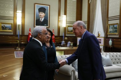 Erdoğan, DEM Parti İmralı heyeti ziyareti hakkında açıklama yaptı: Hassas, yapıcı, kucaklayıcı bir yaklaşımla çalışmalarımızı sürdüreceğiz!