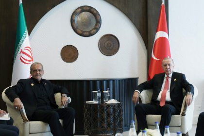 Erdoğan, İran Cumhurbaşkanı Pezeşkiyan ile görüştü