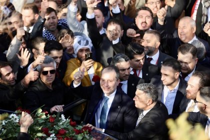 Fatih Erbakan, partisinin 3. Olağan Kongresinde tüm delegenin oyunu alarak güven tazeledi