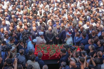Ferdi Zeyrek bugün son yolculuğuna uğurlandı