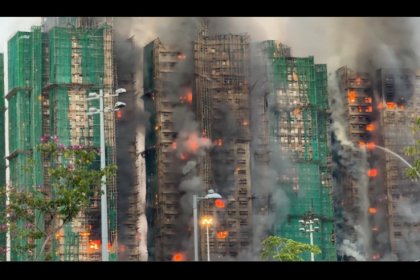 Hong Kong’un Tai Po bölgesindeki sekiz gökdelenli konut kompleksinde yangın çıktı