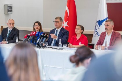 İzmir'deki grev 7. gününde sona erdi; Cemil Tugay'ın teklifi kabul edildi