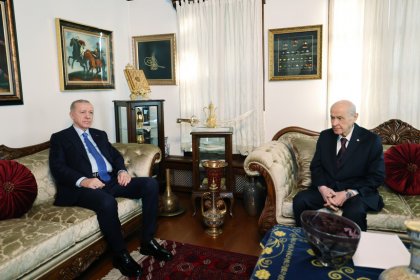 Kalp ameliyatı sonrası Devlet Bahçeli, Erdoğan'ı 30 dakika kapıda ayakta bekledi; görüşme 35 dakika sürdü