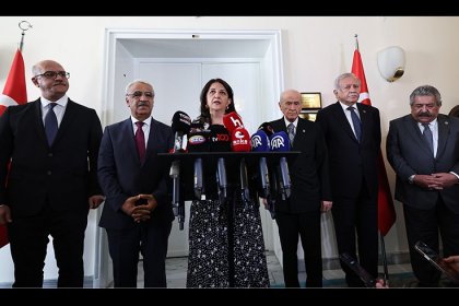 MHP Genel Başkanı Devlet Bahçeli, DEM Parti İmralı heyetini TBMM'de makamında kabul etti