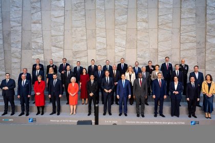 NATO savunma harcamaları gündemiyle toplandı