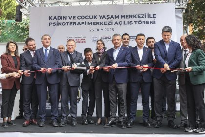 Özgür Özel: Bin kreş ve 100 öğrenci yurdunu hızla tamamlayıp, hedefi güncelleyeceğiz!