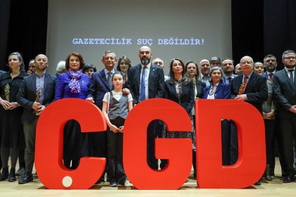 Özgür Özel ÇGD ödül töreninde konuştu: Timur Soykan, Herkese Gözdağı Vermek İçin Gözaltına Alındı!