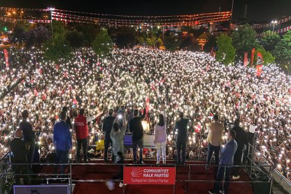 Özgür Özel: Demokratları Yan Yana Getirip Otokratları Yeneceğiz