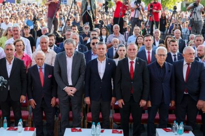 Özgür Özel Hacıbektaş'ta konuştu: En yapıcı katkıları sağlamak üzere komisyonun içindeyiz; 29 maddelik sunduğumuz pakette Alevi canların birikmiş sorunlarını çözmesi açısından önemli madde var