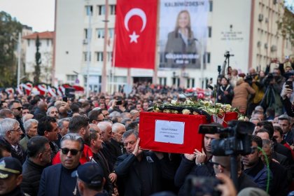 Özgür Özel, Şehzadeler Belediye Başkanı Gülşah Durbay'ın cenaze törenine katıldı