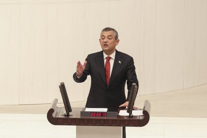 Özgür Özel; Sırtını millete yaslamayan her girişimin sonu hüsran olmuştur. 19 Mart darbesinin de darbecilerinin de sonu farklı olmayacaktır!