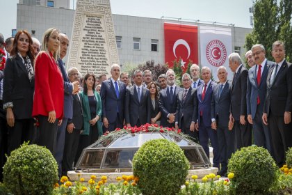 Özgür Özel, TBMM 15 Temmuz Şehitler Anıtındaki Anma Törenine Katıldı
