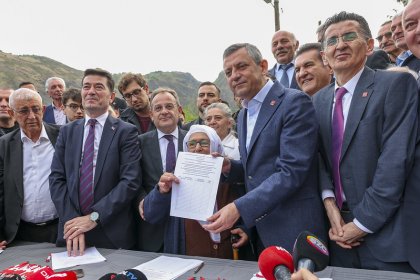Özgür Özel Trabzon'dan: İmamoğlu’na Özgürlük ve Erken Seçim Talebini Buradan Başlatıyoruz!