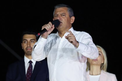 Özgür Özel Tuzla'da konuştu: 'Bakan Yardımcın 10 Diplomayı Övünerek Yazmış, Torbacıyı Narkotik Şube Müdürü Yapmış Namussuzlar'