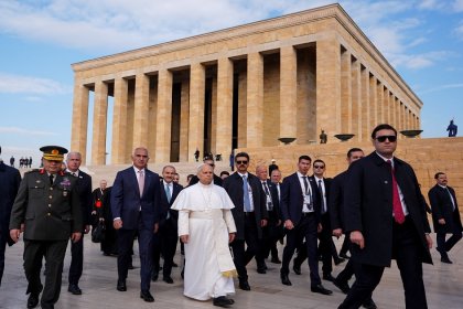Papa 14. Leo Anıtkabir'de Mozaleye çelenk bıraktı ve saygı duruşunda bulundu