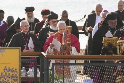 Papa 14. Leo, Birinci İznik Konsili'nin 1700. yıl dönümü törenine katıldı