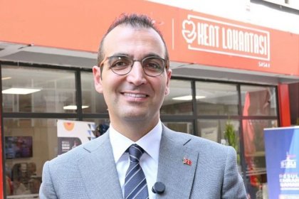 Resul Emrah Şahan'ın Şişli Belediye Başkanlığından uzaklaştırılmasına ilişkin davada İdare Mahkemesi, AYM'nin kararını bekleyecek