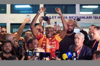 Tarihi transfer Victor Osimhen Galatasaray için İstanbul'a geldi!