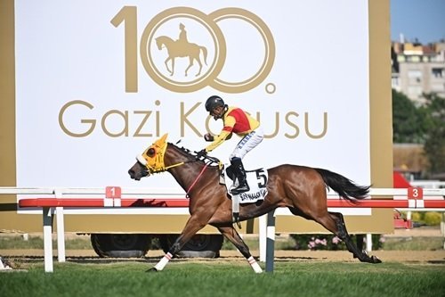 100. Gazi Koşusunu Bay Nalçakan jokeyi Halis Karataş ile kazandı