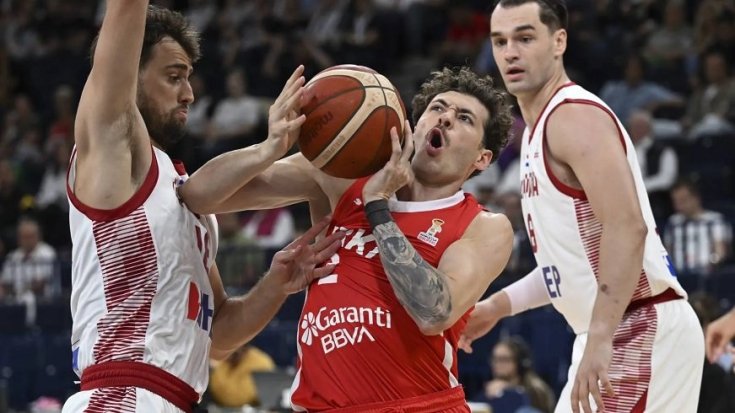 A Milli Erkek Basketbol Takımı, Turkish Airlines DBB Süper Kupa yarı finalinde Hırvatistan'a 95-94 yenildi
