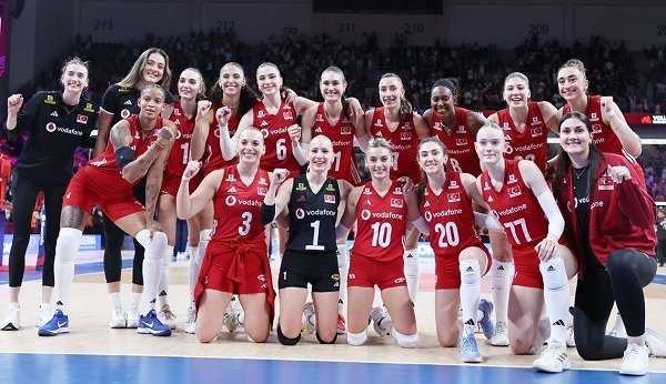 A Milli Kadın Voleybol Takımımız, 2026 Voleybol Milletler Ligi'nin Ankara etabında ikinci maçını da kazandı: Türkiye 3-0 Fransa