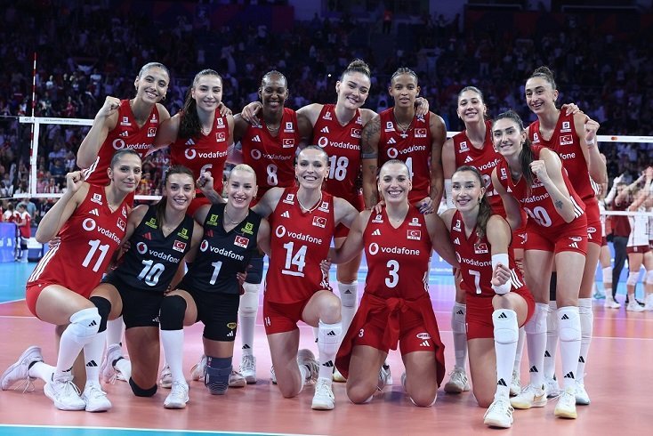 A Milli Kadın Voleybol Takımımız, CEV Trendyol 2026 Avrupa Şampiyonası'nda Letonya'yı 3-0 yendi