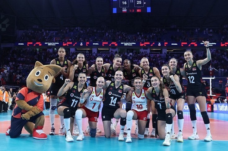 A Milli Kadın Voleybol Takımımız, CEV Trendyol 2026 Avrupa Şampiyonası'nda Slovenya'yı 3-1yendi