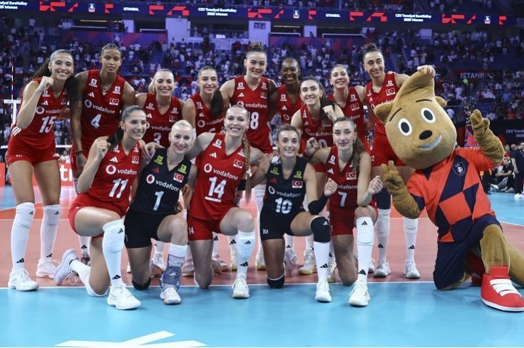 A Milli Kadın Voleybol Takımımız, CEV Trendyol 2026 Avrupa Şampiyonası'nda Macaristan'ı 3-0 yendi