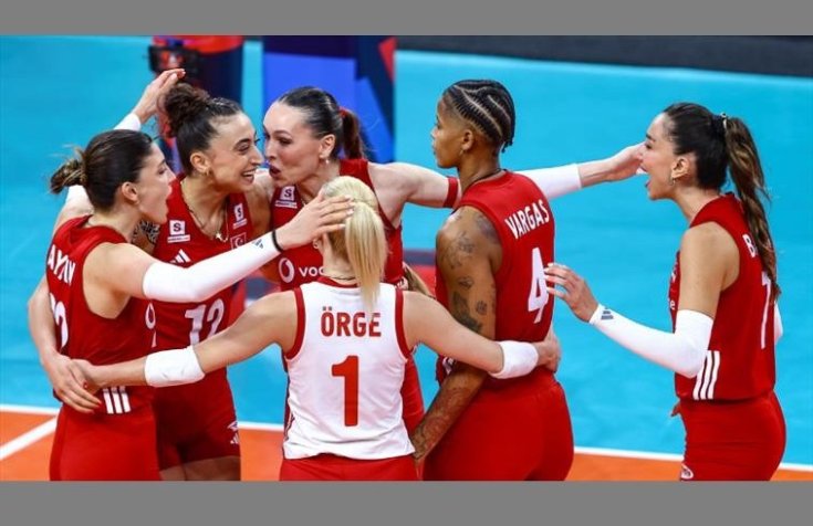 A Milli Kadın Voleybol takımımız son 16 turunda Azerbaycan'ı 3-0 yenerek çeyrek finale yükseldi