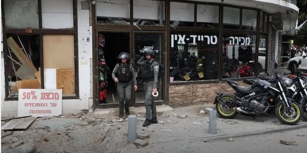 ABD-İsrail’in İran’a saldırılarında 26. gününde: Çatışmalar tüm şiddetiyle sürerken, İran'dan atılan füzeler İsrail'de yerleşim yerlerine düştü