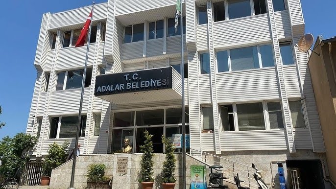 Adalar Belediyesi başkanvekili seçimini AKP'li Kemal Türkyılmaz kazandı Adalar Belediyesi başkanvekili seçimini AKP'li Kemal Türkyılmaz kazandı