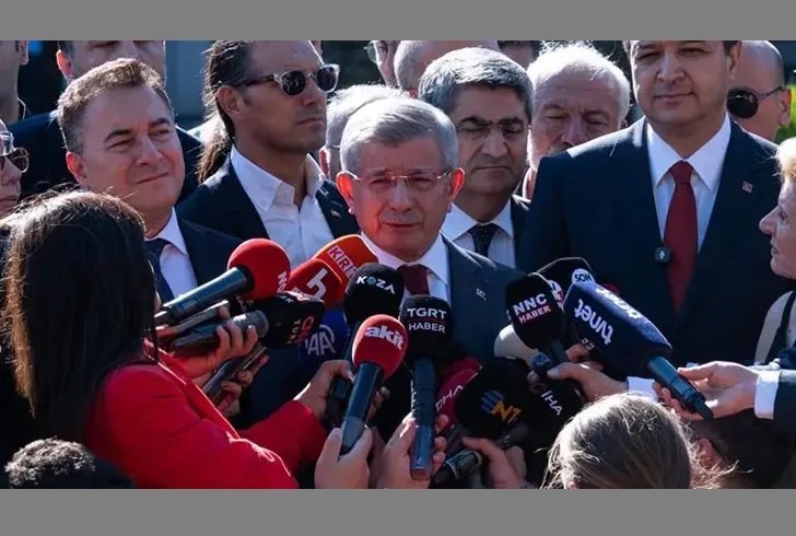 Ahmet Davutoğlu, Ankara Adliyesi'nde soruşturmayı yürüten savcıya yaklaşık bir saat ifade verdi Ahmet Davutoğlu, Ankara Adliyesi'nde soruşturmayı yürüten savcıya yaklaşık bir saat ifade verdi