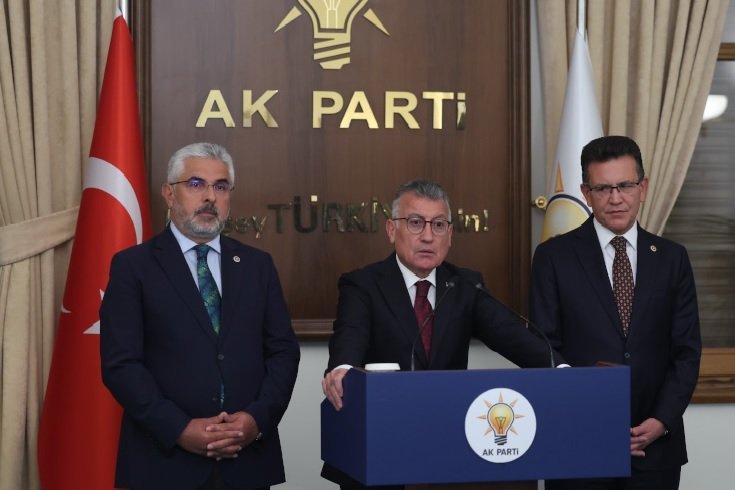 AK Parti Grup Başkanı Güler; "Borsaya girmek, fonlara para yatırmak suç değil" AK Parti Grup Başkanı Güler; "Borsaya girmek, fonlara para yatırmak suç değil"