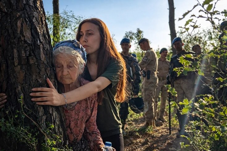 Akbelen savunucusu Esra Işık'a 44 bin 200 lira para ve 2 yıl 1 ay hapis cezası verildi Akbelen savunucusu Esra Işık'a 44 bin 200 lira para ve 2 yıl 1 ay hapis cezası verildi